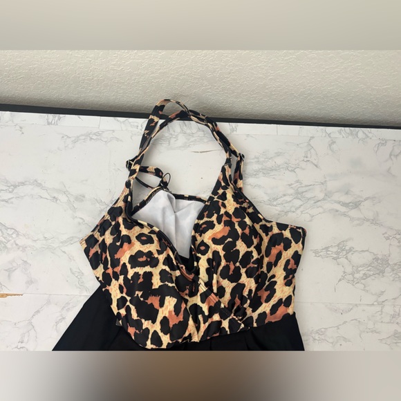 MOOSLOVER Womens M One-Piece Tummy Control Swim Dress Bathing Suit Cheetah - Picture 2 of 7